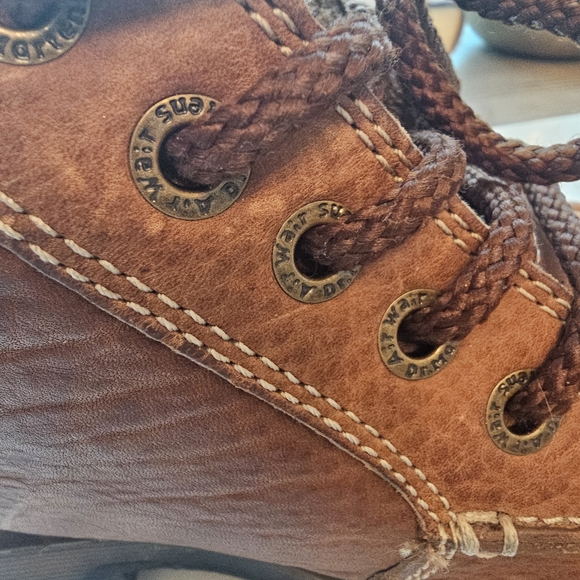 Dr. Martens 11525 Men’s Brown Leather Chukka Boots Size 11 Lug Sole - Picture 4 of 13